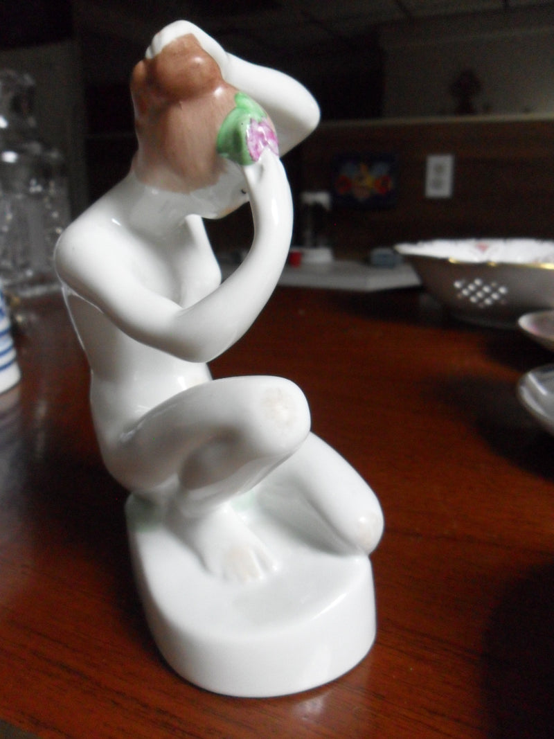 Aquincum Pottery  Budapest, Hungary 1910 - 1943 Nude Beauty Sculpture  6"[A7]