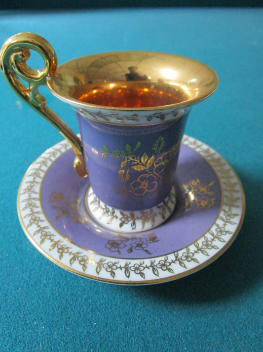 BREMER & SCHMIDT - Germany - ca 1930s figural cup/saucer, gold,and purple [84C]