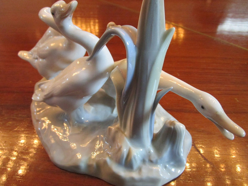 Vintage  Retired  "Lladro" Geese Group Porcelain Figurine #4549 [14]*a