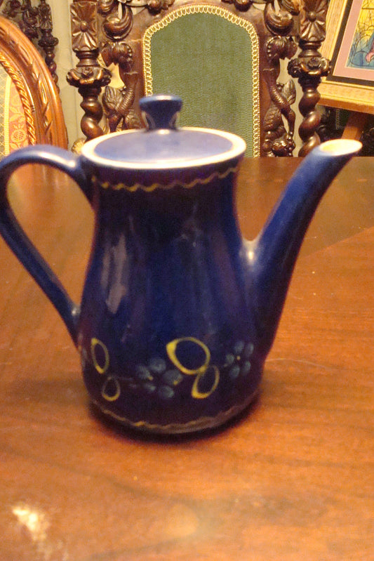 Waku Feuerfest Keramik, Germany, stove coffee/teapot to be left on stove [170i]