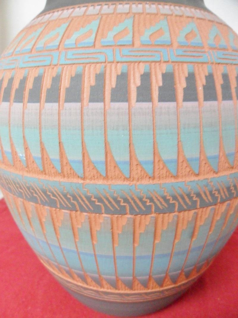 NAVAJO POTTERY CARVED VASE POT SIGNED - C. SMITH # 402435 ORIGINAL