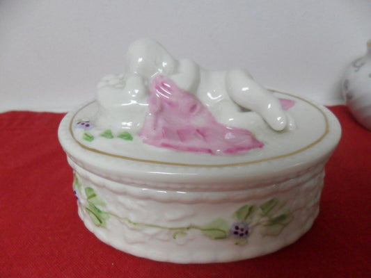 Irish Belleek Porcelain "Millennium 2000" Oval Trinket Box Sleeping Baby[*12]