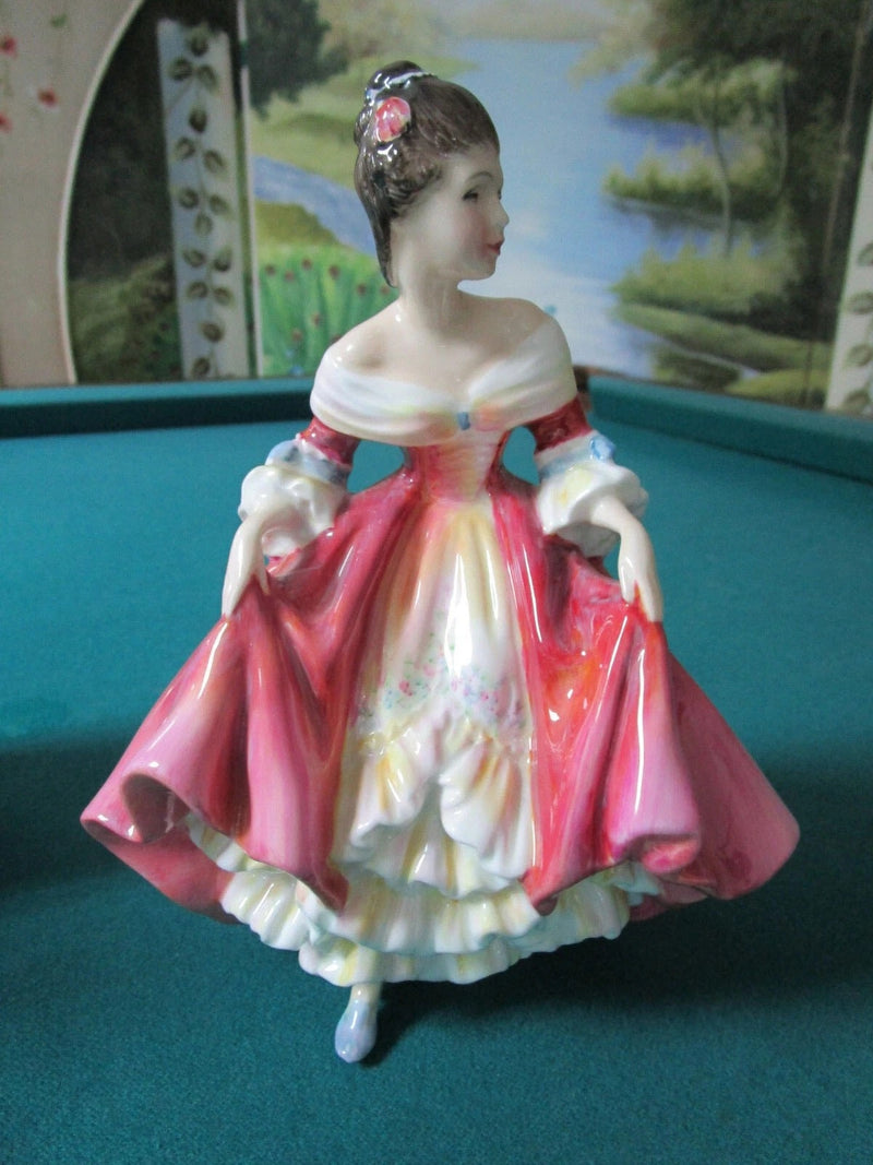 Royal Doulton Figurines: Southern Belle - Top Of The Hill - Fragance Origi Pick1
