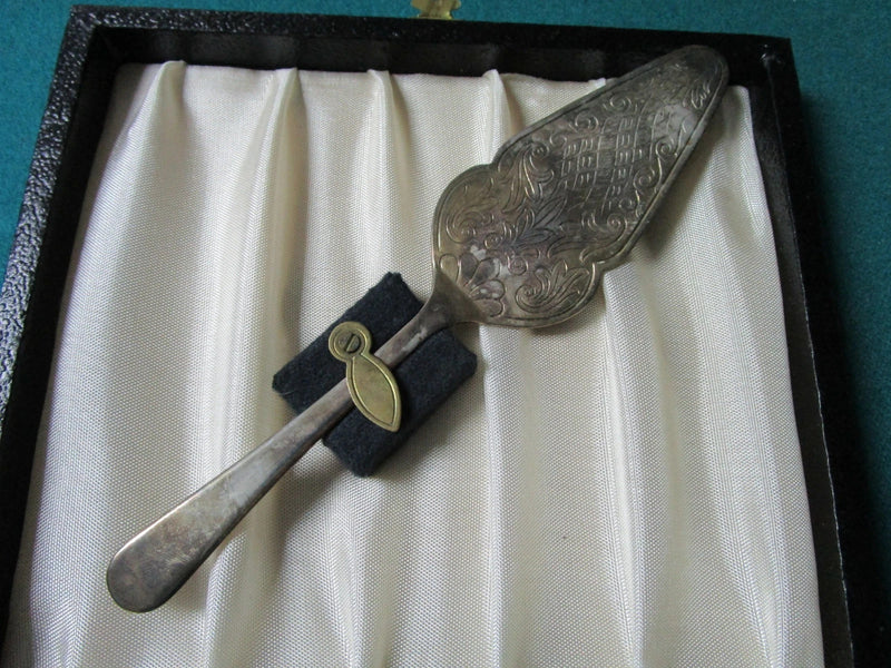VINTAGE silverplate  pastry forks/SERVER  Sheffield England EPNS IN ORIGINAL BOX