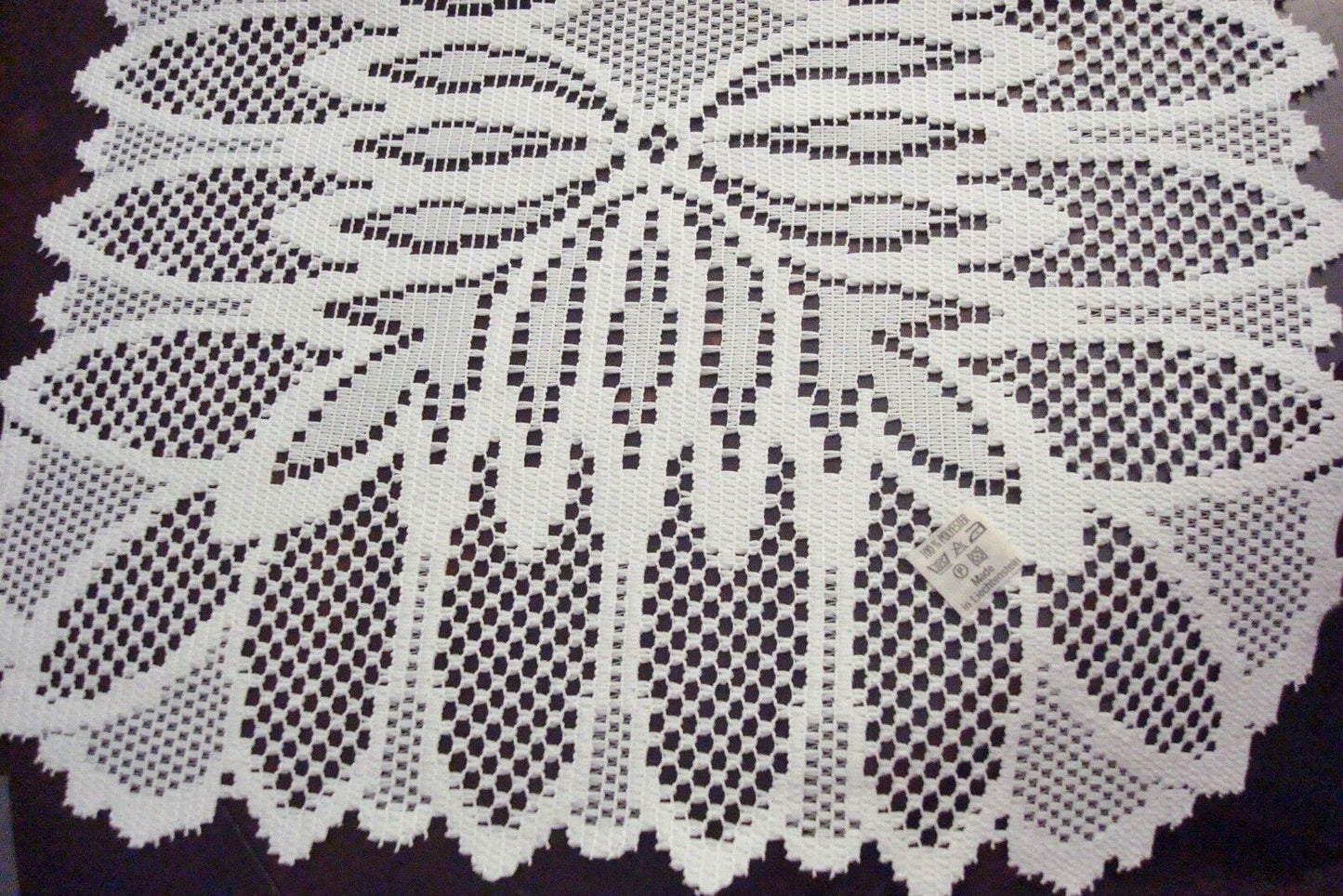 Great Lace (Liechtenstein Lace Collection)Champagne rectangle 15"x 33" laced[14A