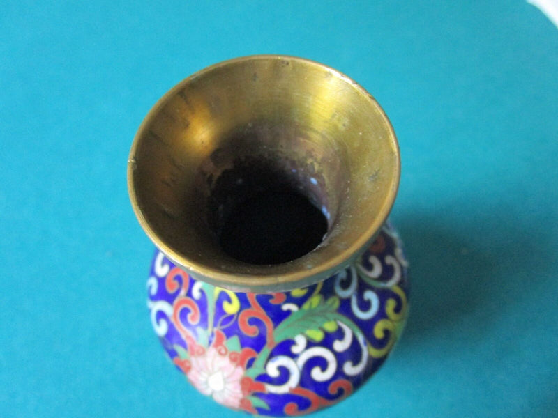 CHINESE ANTIQUE CLOISONNE VASE BLUE/WHITE AND GREEN SCALES 5"