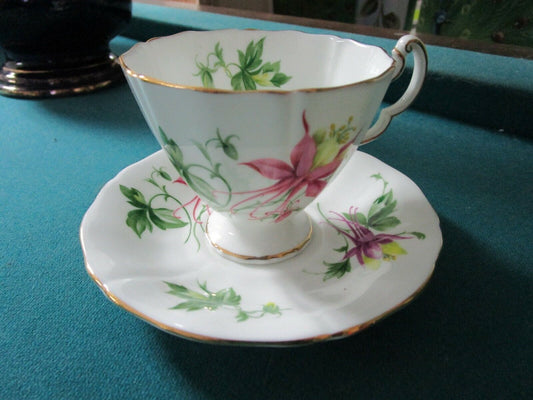 ADDERLEY ENGLAND CUP AND SAUCE BITTERSWEET FLOWERS