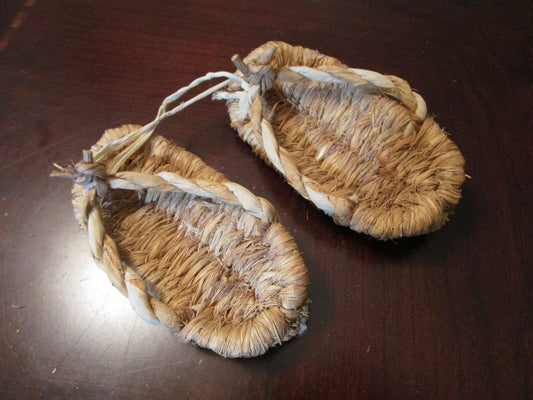 Antique 1900s rice straw sandals, 7" x 4" , hand made [japbx]