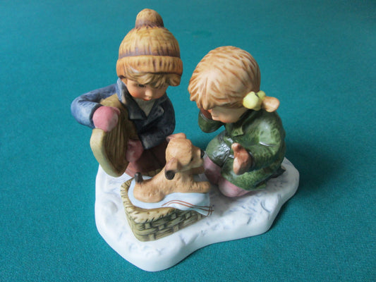 Goebel Figurine "Holiday Surprise" 5 X 6" "  Nib Original