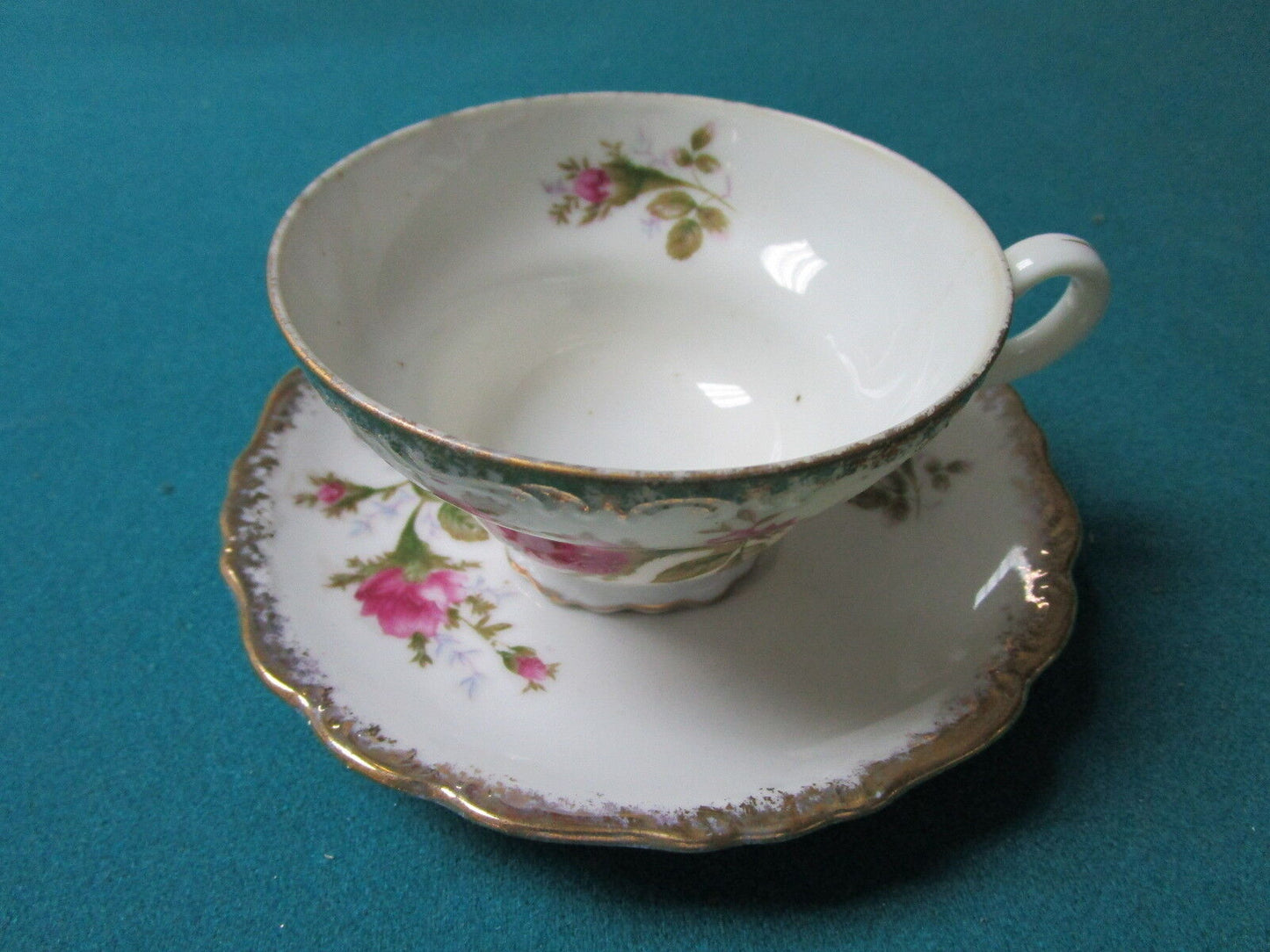 "Nippon Yoko Boeki" Japan Mid Century cup/saucer, gold and roses[a*5-b1]