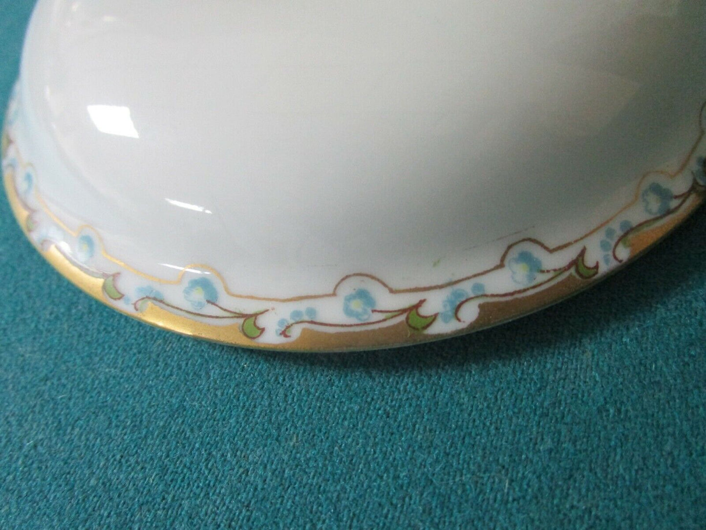 A & D LIMOGES FRANCE 4 1/2 X 6 WHITE COVERED COVERED FOOTED BOWL