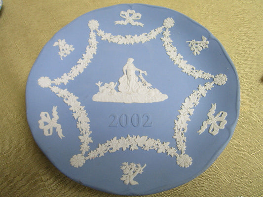 Wedgewood BlueJasperware 2002 annual plate,  classic decoration in white