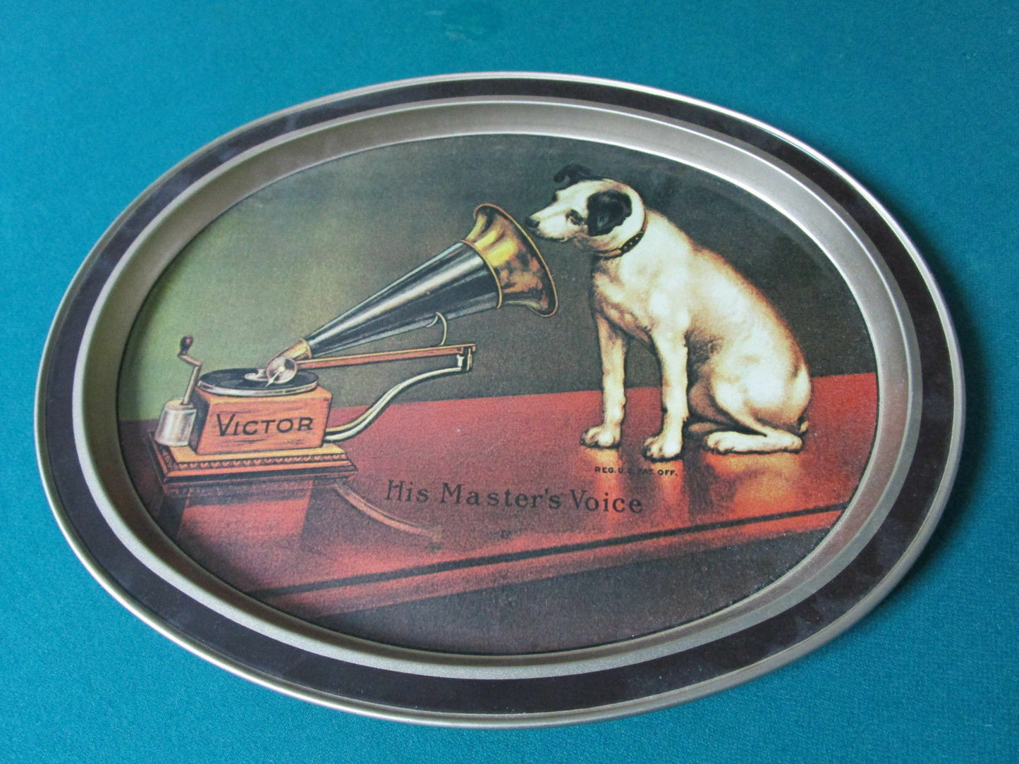 TIN TRAYS ADVERTISING PABST BLUE RIBBON , RCA VICTOR, TOLEWARE PICK ONE