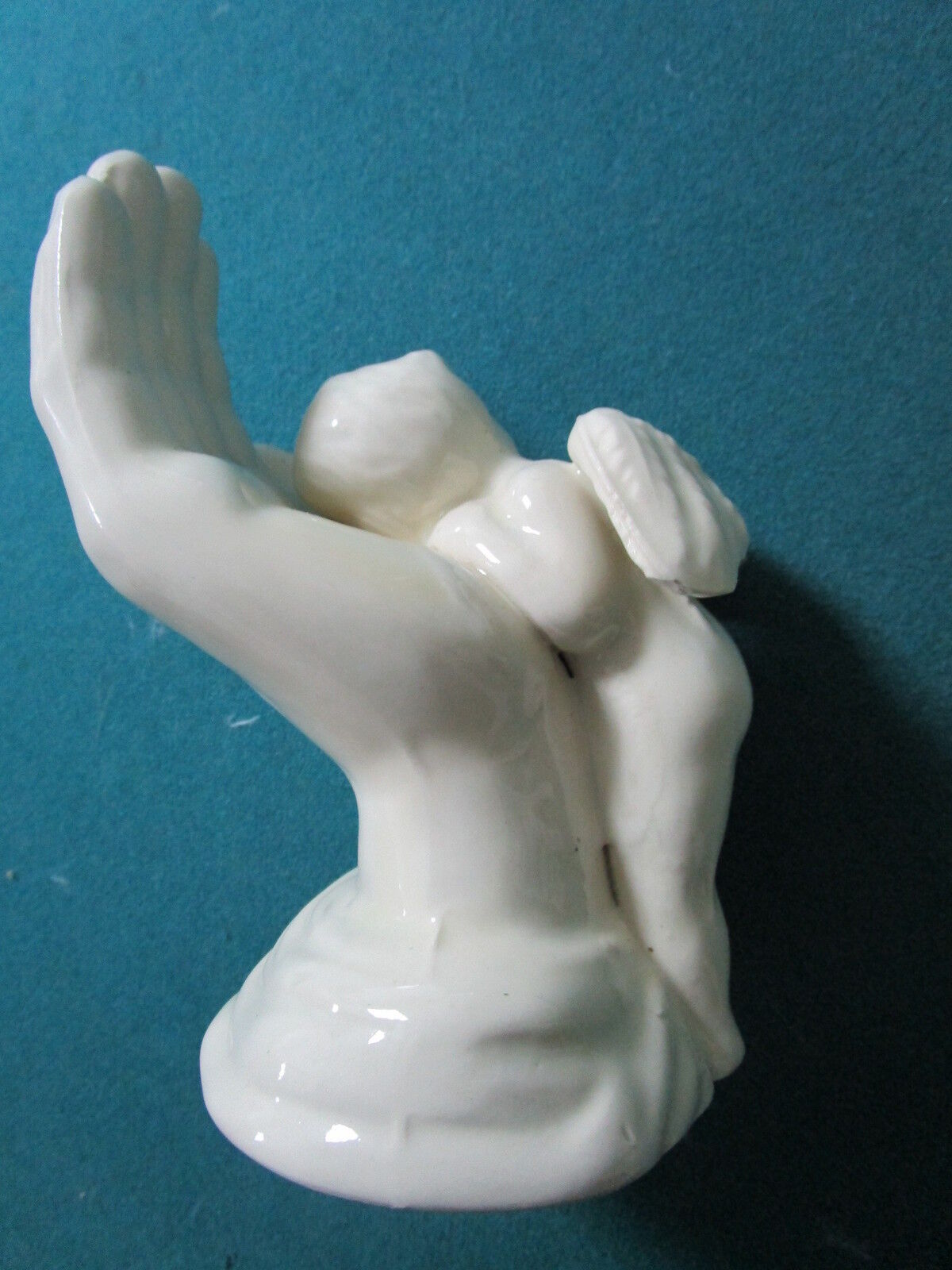 Angel sleeping in the palm of His hand, figurine, 6" tall RARE[50k]