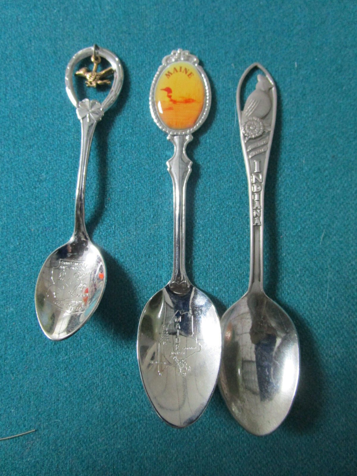 28 COLLECTOR SPOONS EUROPEAN AND AMERICAN COLLECTIBLE AND SOUVENIR