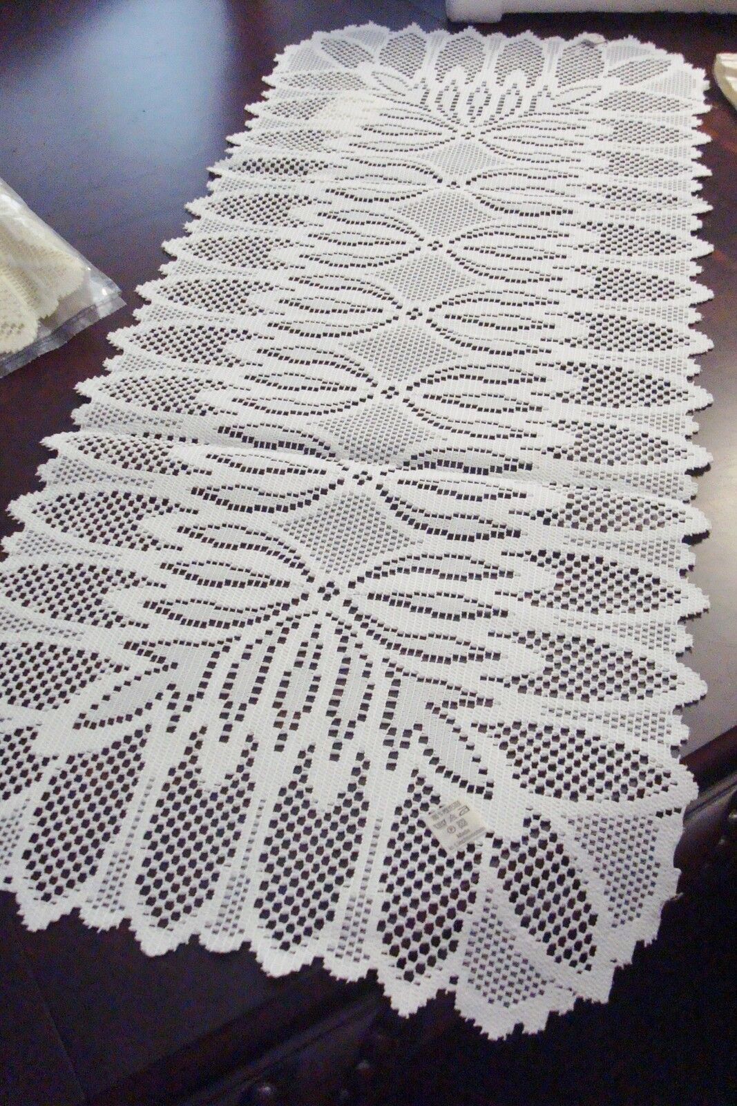 Great Lace (Liechtenstein Lace Collection)Champagne rectangle 15"x 33" laced[14A