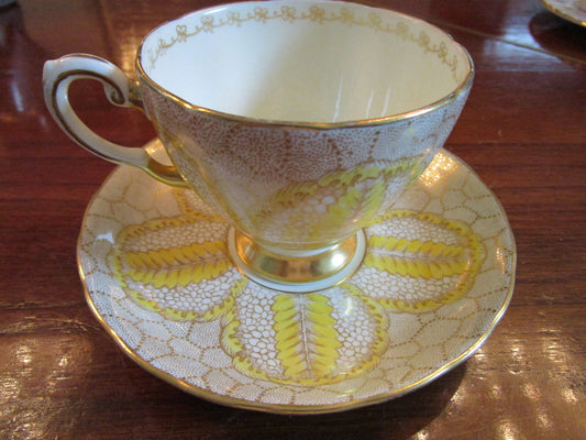 Tuscan England fine china  tea cup/ saucer, yellow and gold ORIGINAL [61]