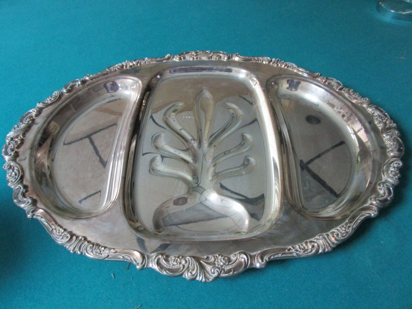 WALLACE BARROQUE PATTERN SILVERPLATE  MEAT TRAY  PLATTER divided 22 X 16"