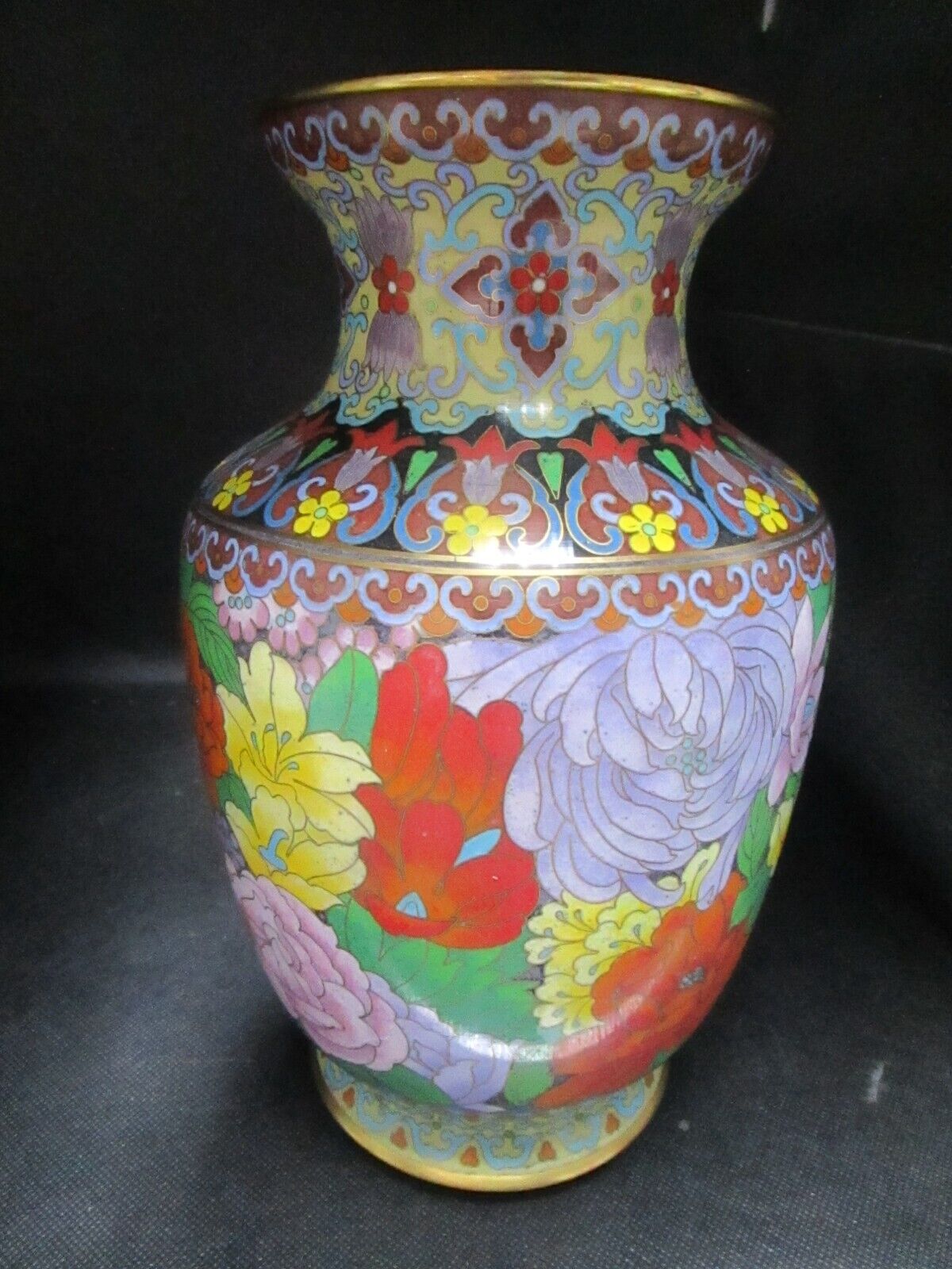 Vintage Chinese Cloisonne Chrysanthemum floral vase 9"