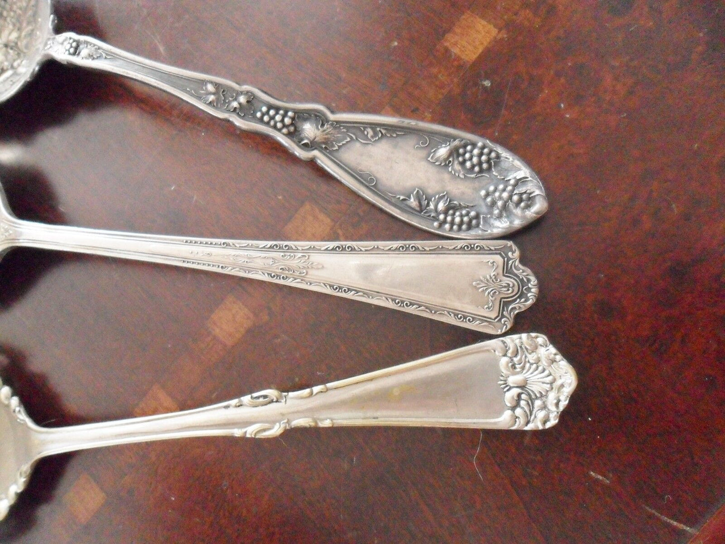 3 spoon servers SIMEON & ROGERS, ROGERS and SILVER CO, 8 1/2"