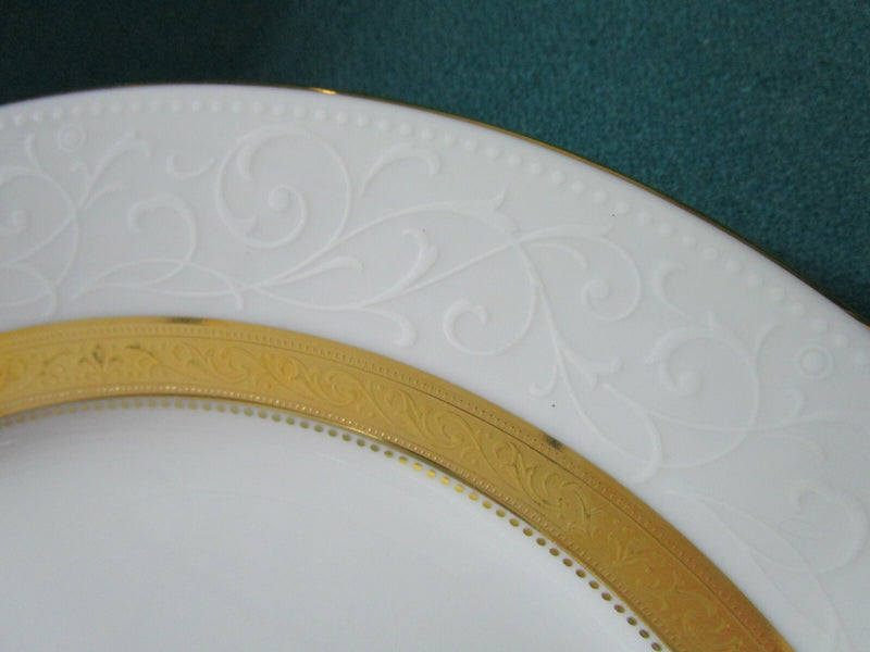 SIGNATURE GOLD NORITAKE 8 LUNCHEON  PLATE 9"