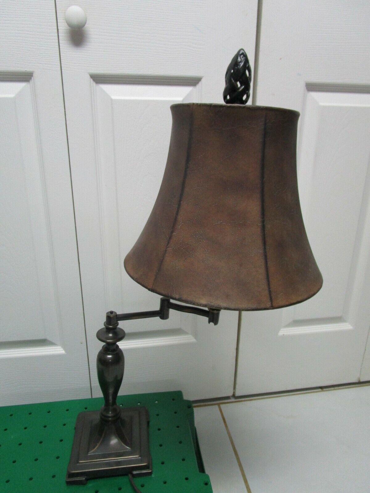 UTTERMOST LIGHTING TABLE LAMP MOVABLE ARM LEATHER SHADE