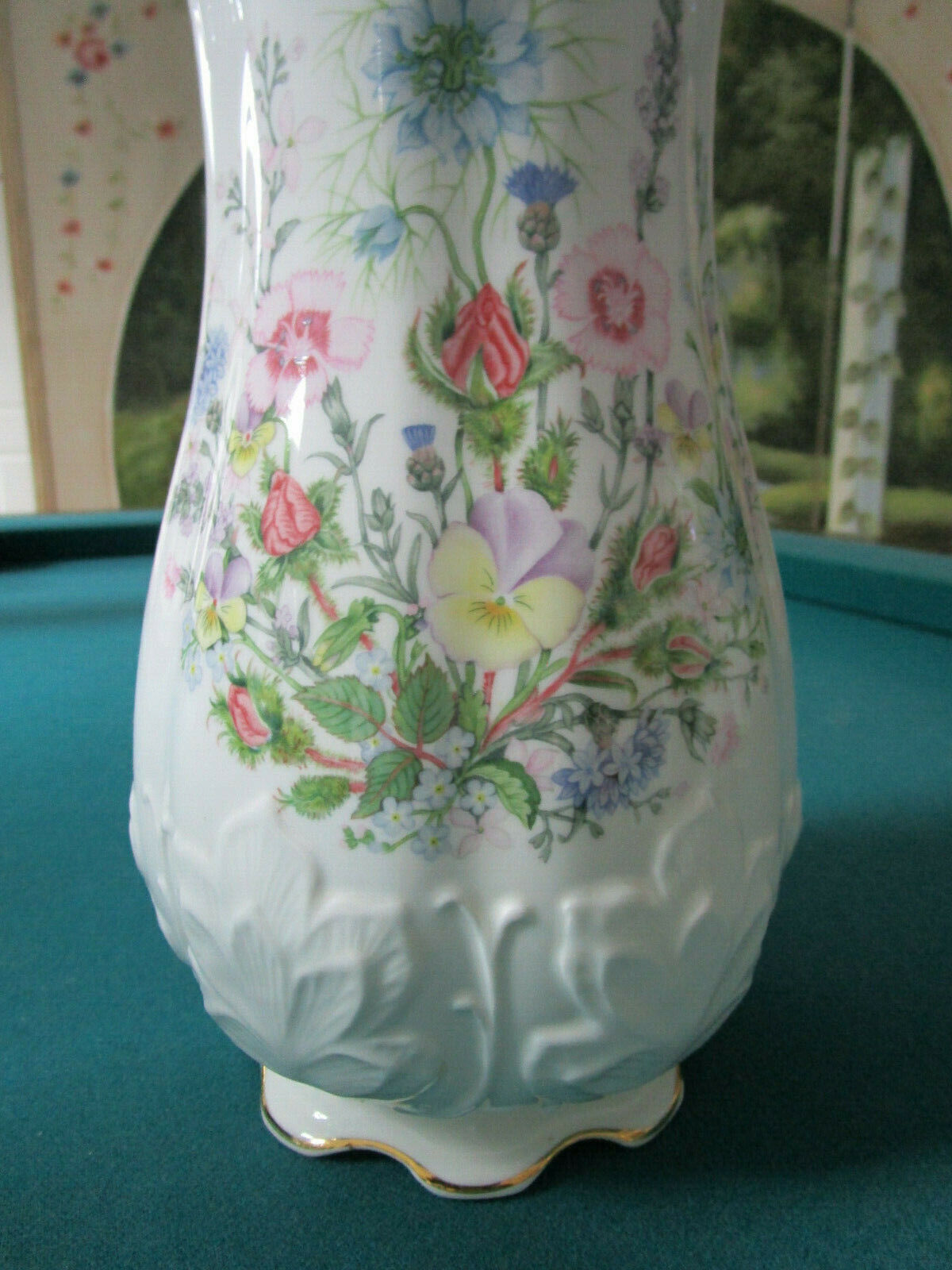 Aynsley England Wild Tudor Pattern Covered Urn Vase  In Original Box pick 1