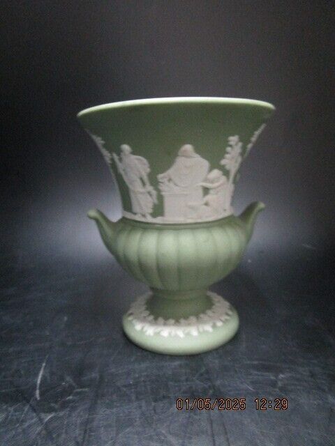 WEDGWOOD JASPERWARE SAGE GREEN MINI URN 3.75 IN ^^