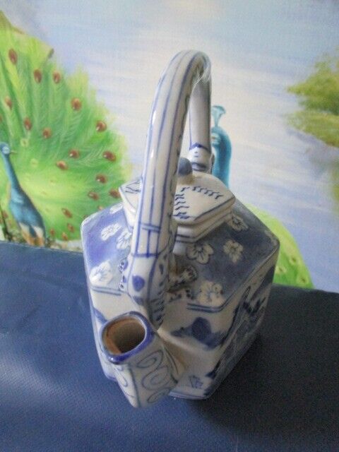 ANTIQUE CHINESE BLUE TEAPOT CERAMIC HANDLE 6 " TALL