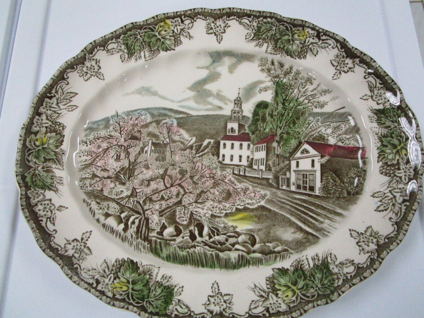 JHONSON BROS FRIENDLY VILLAGE GREEN OVAL TRAY 11 1/2 X 9 1/2"