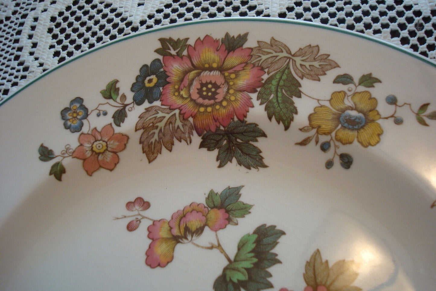 Wedgwood EASTERN FLOWERS TKD 426  VINTAGE CHINA luncheon plate 8 1/4"