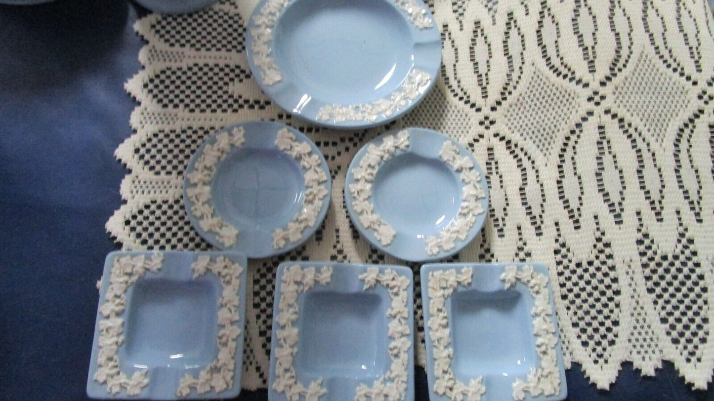 WEDGWOOD CREAM GRAPES ON BLUE GLOSSY ASHTRAYS DISHES VASE MUG CHRISTMAS PICK 1