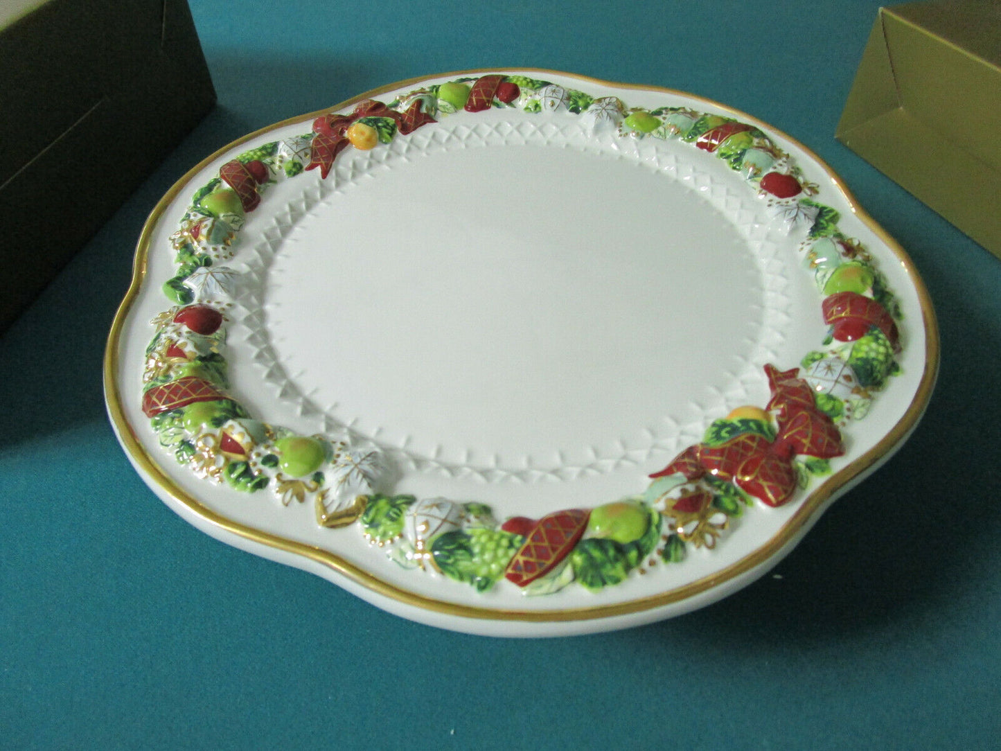 WATERFORD HOLIDAY HEIRLOOM GARLANDS X'MAS PEDESTAL CAKE - PLATES- BOWL -PICK ONE