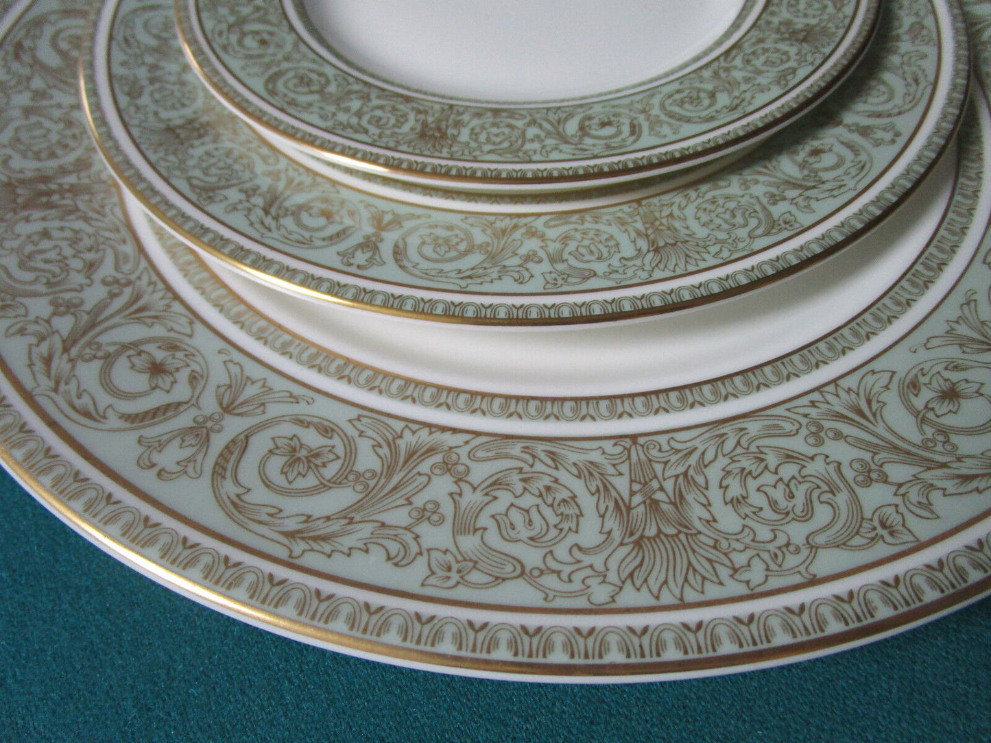 English Renaissance by Royal Doulton PLACE SETTING 5 PCS 1960/1990s  [*RENAIS]