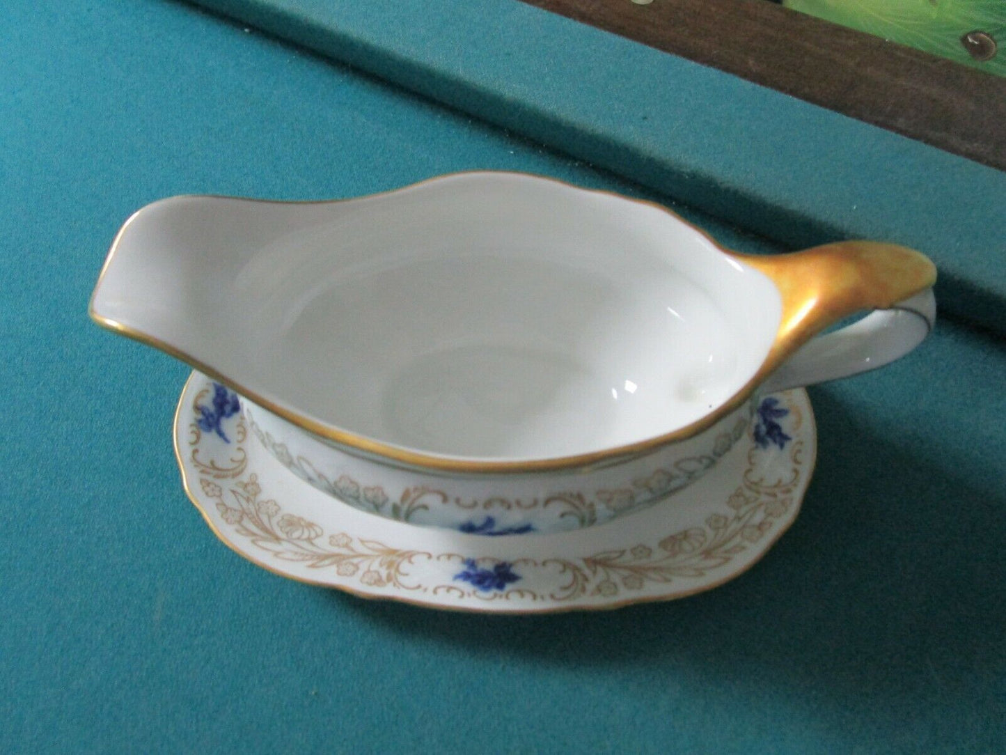 SCHUMANN ARZBERG ETCH COBALT GRAVY BOAT WITH UNDERPLATE [85]