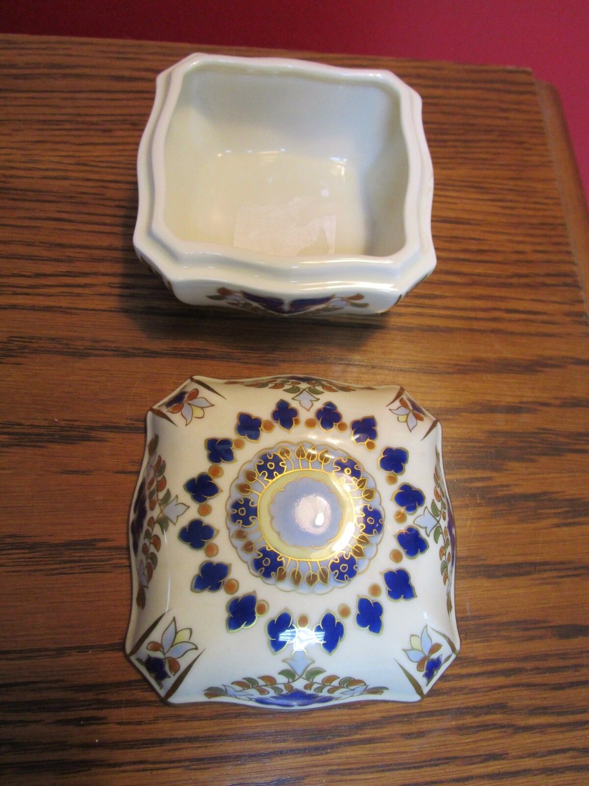 ZSOLNAY HUNGARY TRINKET   BOX COBALT AND GOLD [ZS]