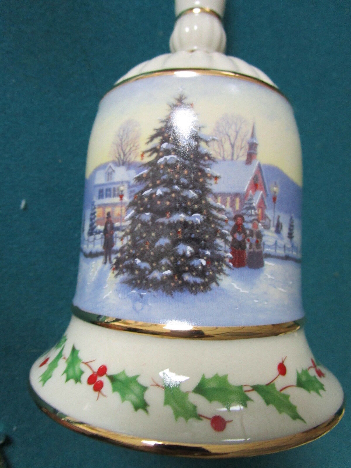 Lenox 2006 Christmas Bell "Christmas Eve in main Street" NIB , orig [a9FF]