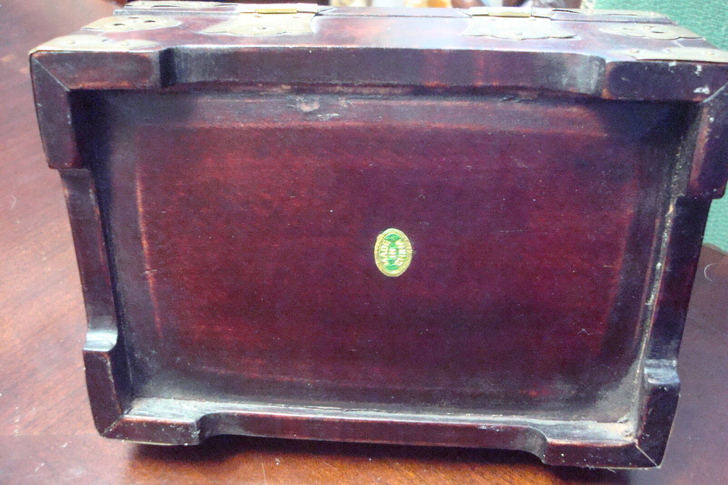 Vintage ChineseWOODEN Jewelry Box with celadon Jade carved Plaques[2]