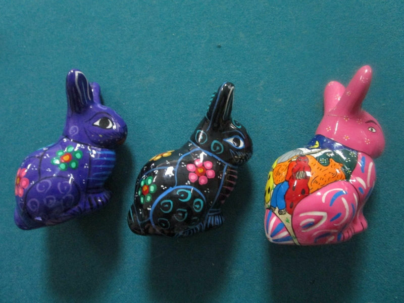 Mexican Pottery Rabbits And Praying Mexican Priest Rare Pick 1
