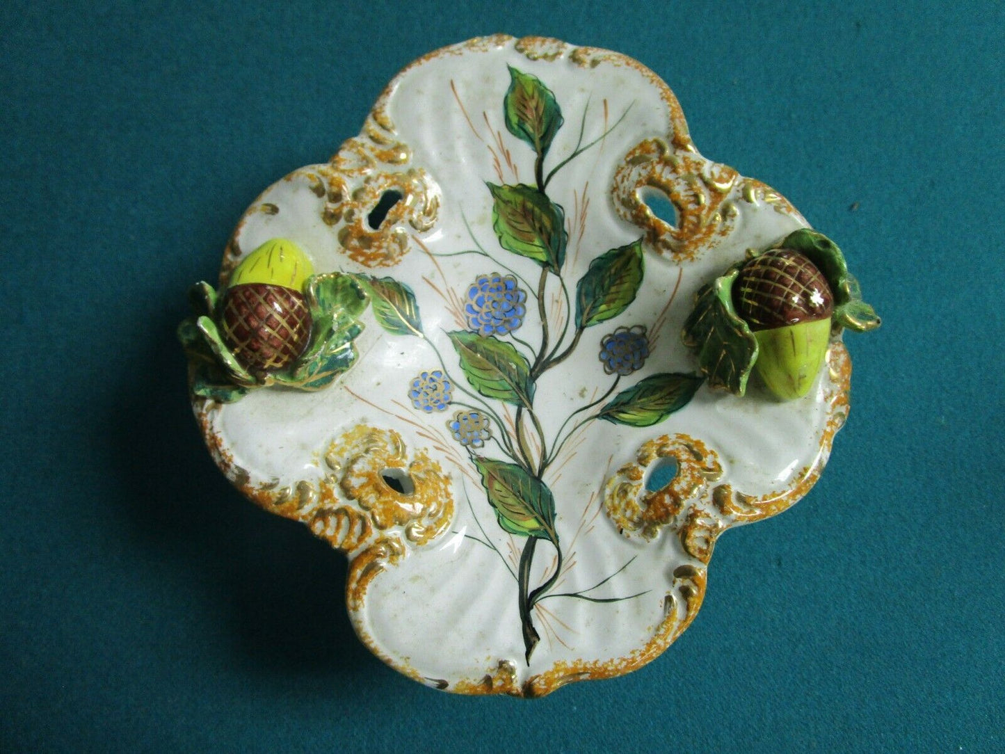 ACCORNS FOOTED DISH ITALY LEAVES GOLD MAJOLICA 2 1/2 x 7"