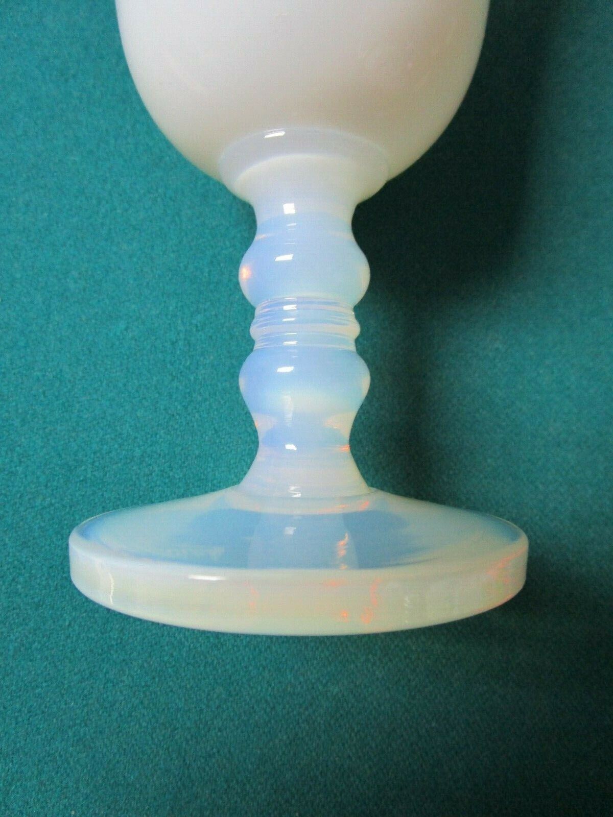 VINTAGE MID CENTURY FRENCH SEVRES OPALESCENT 6 " WINE GLASS VASELINE