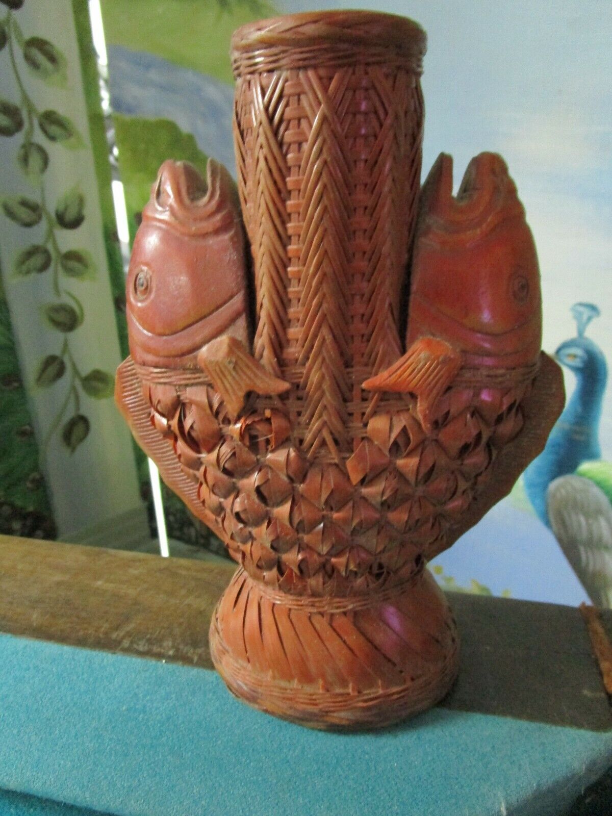 WICKER FISHES CHINESE VASE 8"