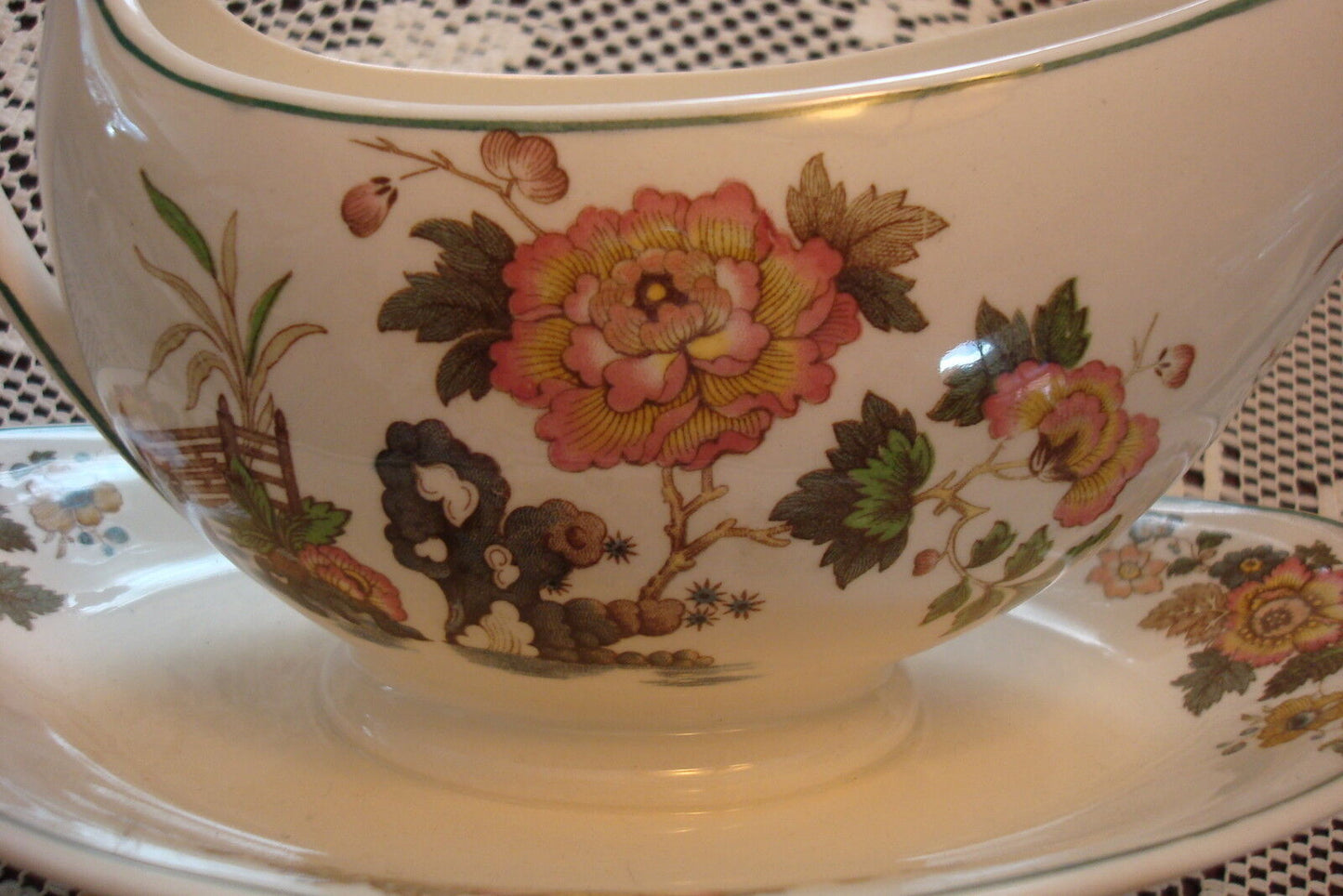 Wedgwood EASTERN FLOWERS TKD 426 boat gravy bowl/attached underplate [80C]