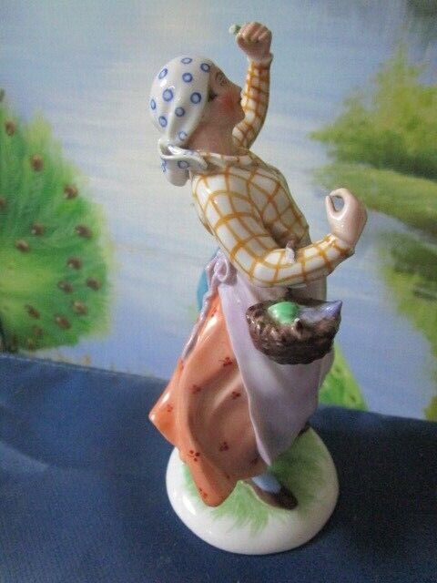 ANTIQUE 1920s ROYAL VIENNA AUGARTEN FIGURINE SELLER / HOBO PICK 1