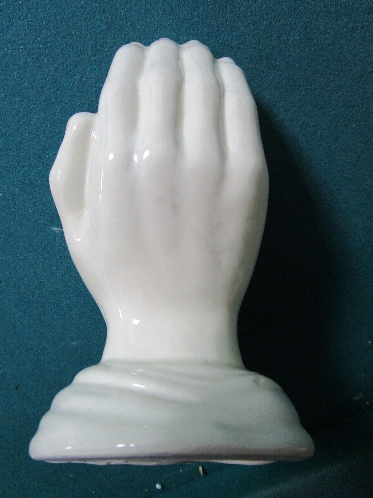 Angel sleeping in the palm of His hand, figurine, 6" tall RARE[50k]