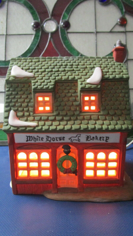 WHITE HORSE BAKERY LIGHTED DICKENS VILLAGE HOUSE SHOW ROOM MODEL NOT USED  7"