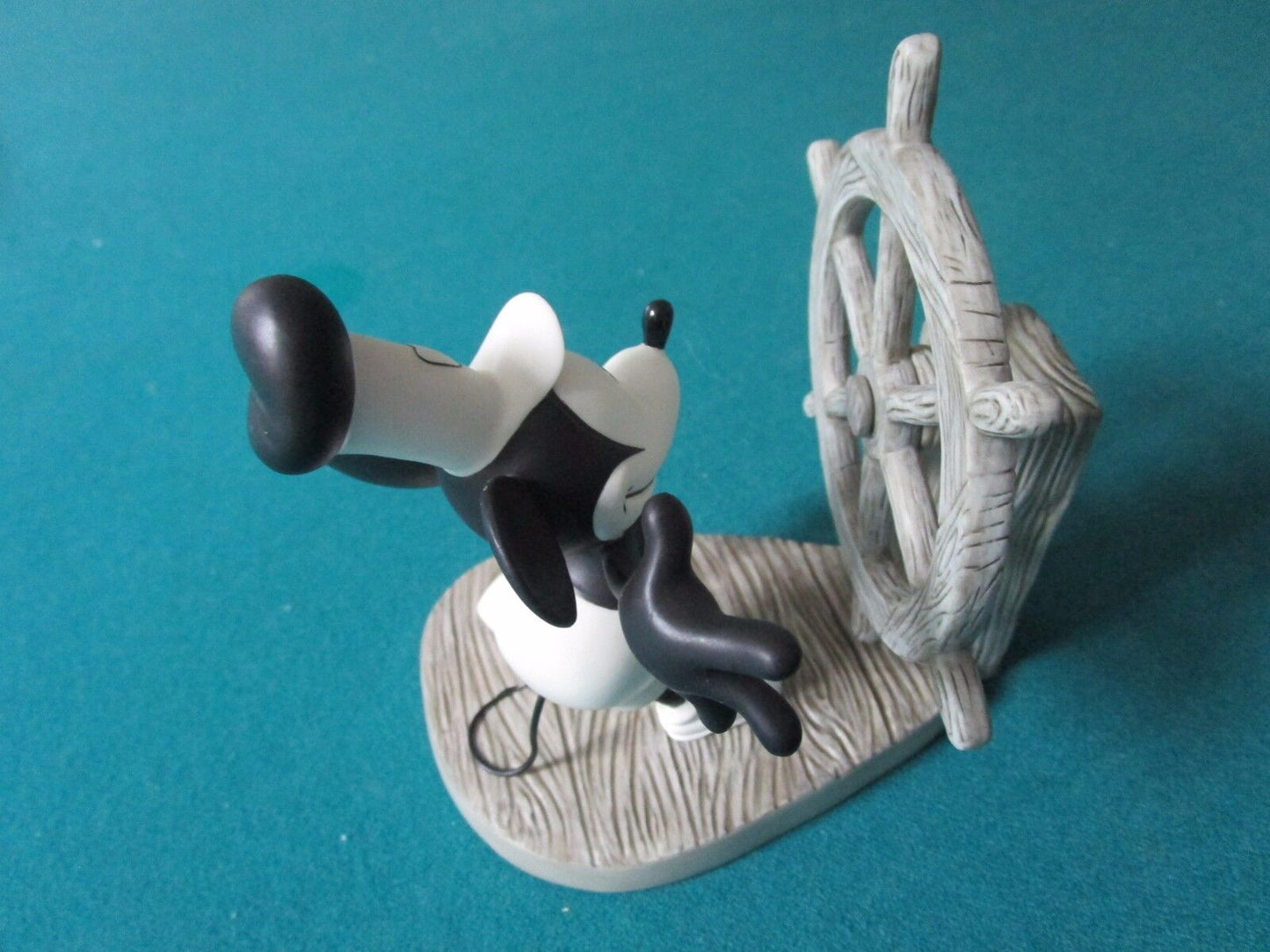 WALT DISNEY'S CLASSICS "STEAMBOAT MICKEY" FIGURINE NIB ORIGINAL