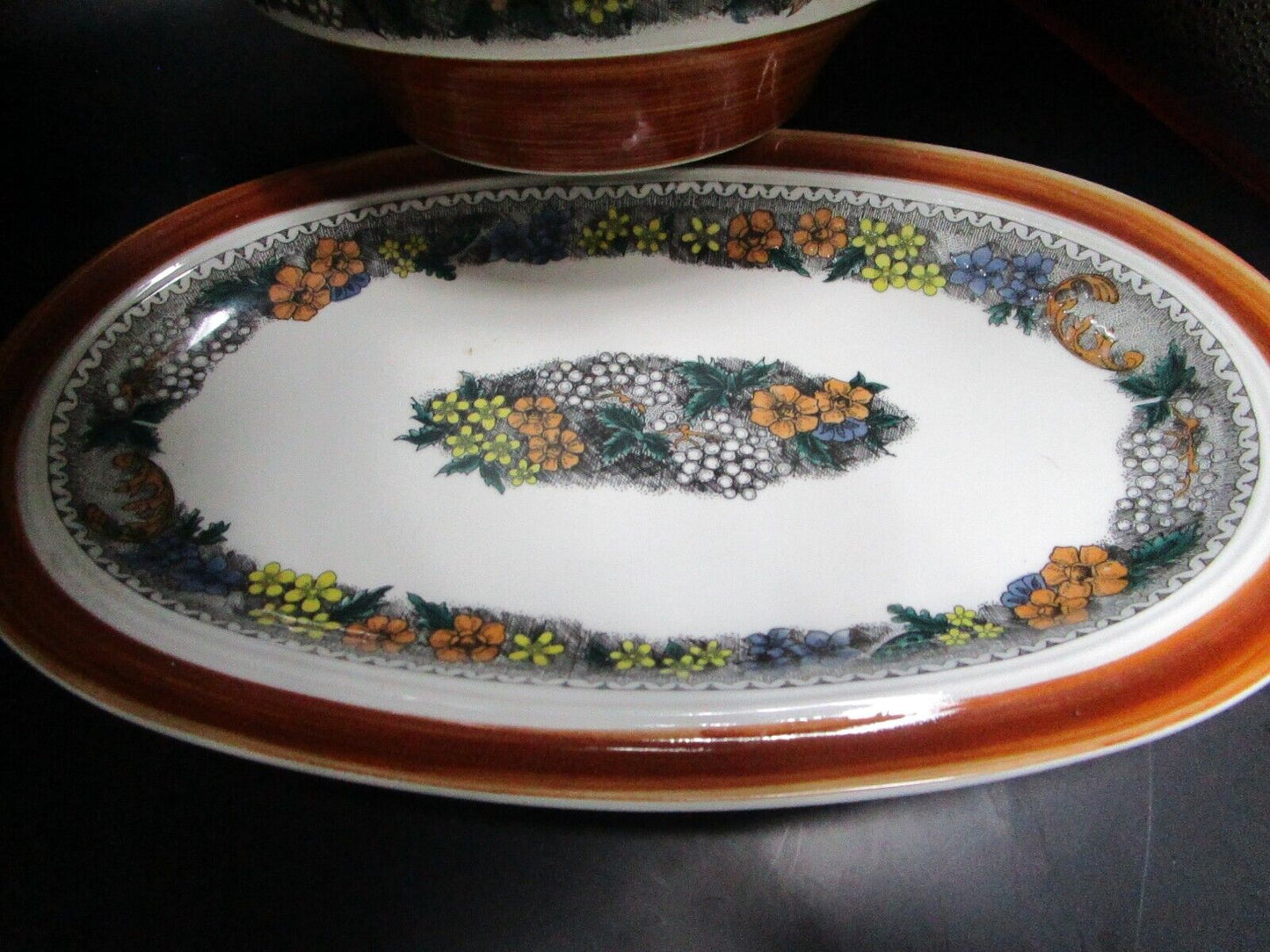 Bavaria- Germany-Oeslaue GOEBEL round bowl and oval tray set