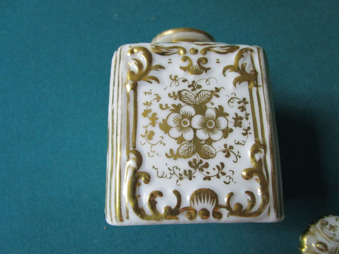 VICTORIAN PERFUME BOTTLE GOLD AND FLOWERS 5 X 3 1/2 X 3" GORGEOUS [*a4PERF]