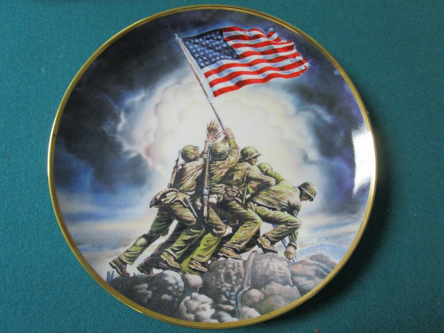 US HISTORICAL PLATES IWO JIMA / US BICENTENNIAL 1776/1976 MADE IN DENMARK PICK 1